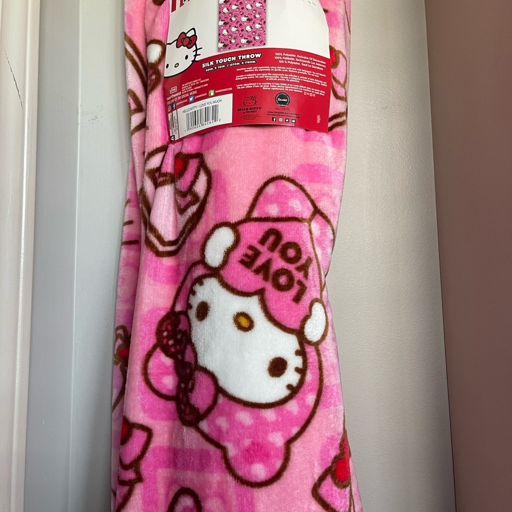 NEW HELLO KITTY BLANKET!!